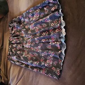 Ann Taylor Loft , Skirt, Black Floral Size 8  Petite